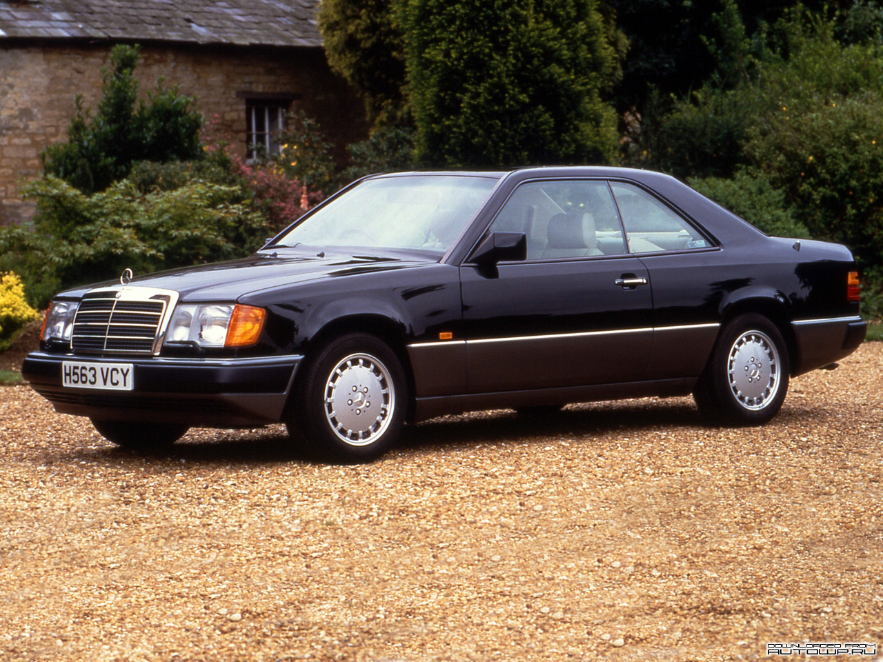 Подбор аккумулятора C124 COUPE в магазине 8 926 257-4321