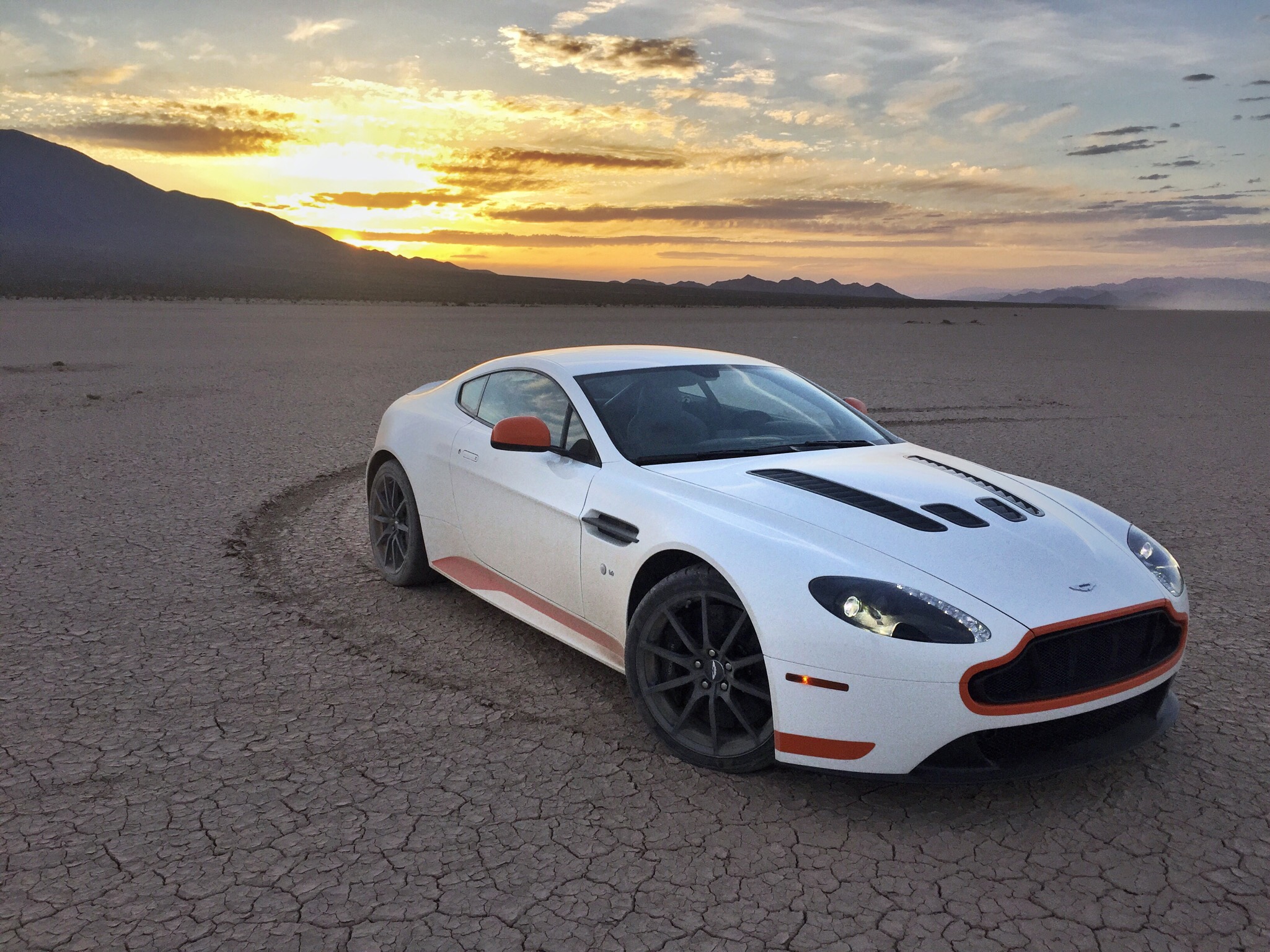 Подбор аккумулятора V12 Vantage в магазине 8 926 257-4321