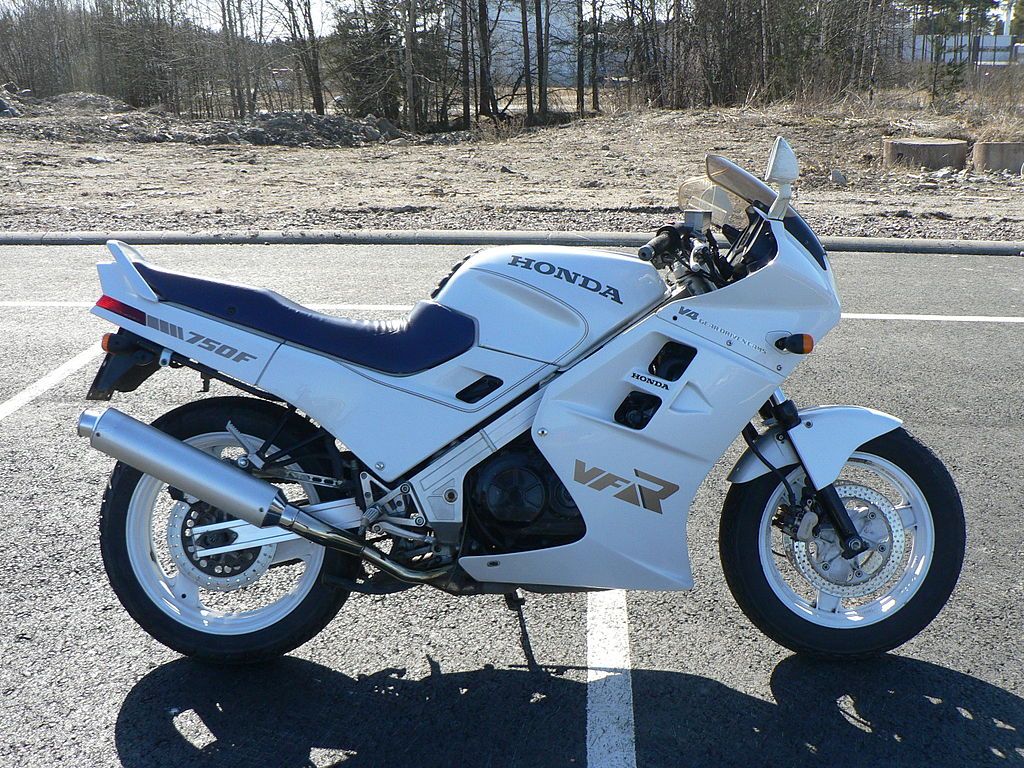 Подбор аккумулятора VFR 700 в магазине 8 926 257-4321