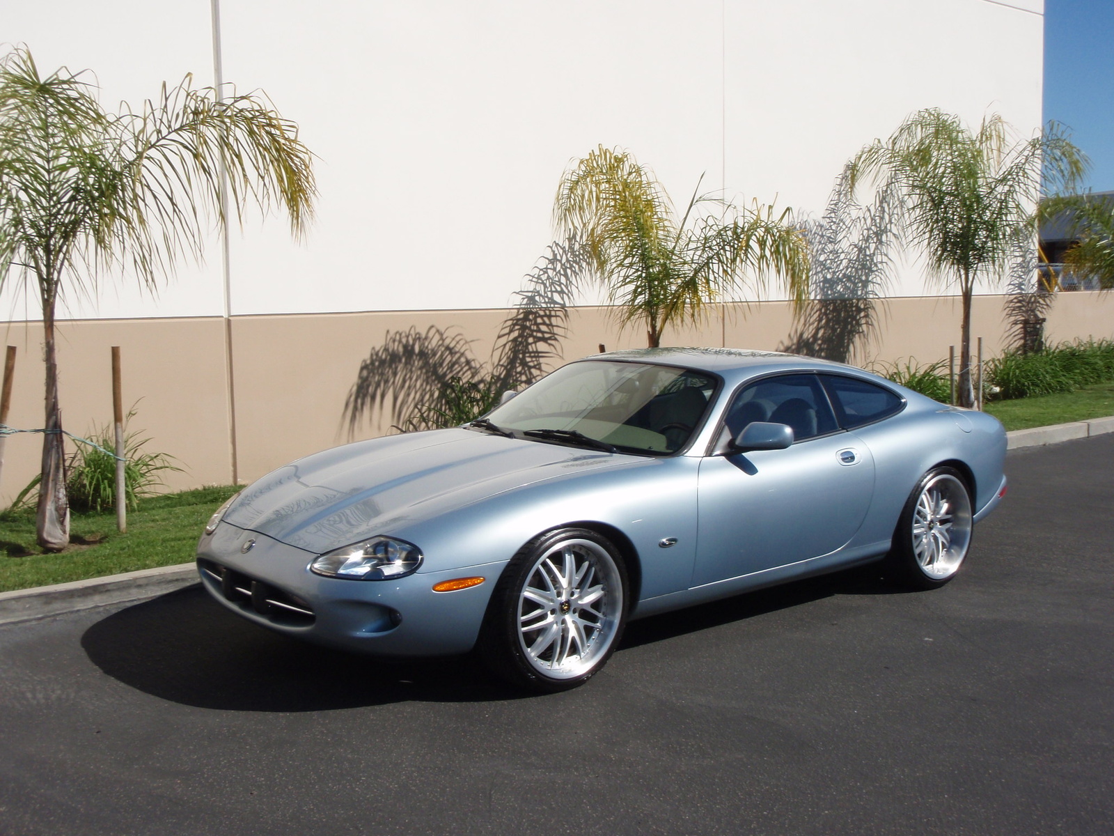 Подбор аккумулятора XK 8 Coupe (QEV) в магазине 8 926 257-4321